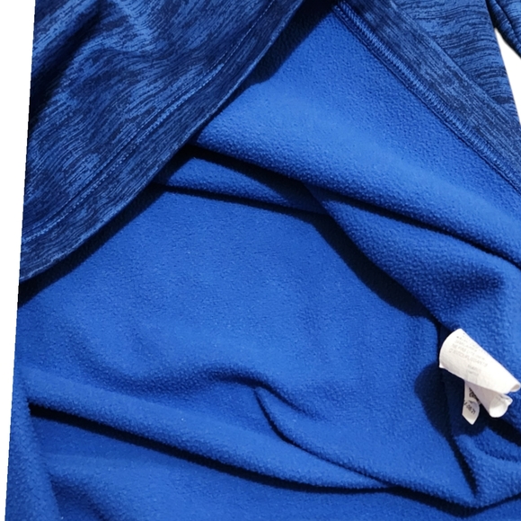 Under Armour Men's Fleece Quarter-Zip Colorblock Sweatshirt in Tech Blue - Picture 11 of 13